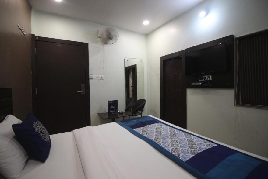 Hotel Confirm Inn Kota Kota  Buitenkant foto